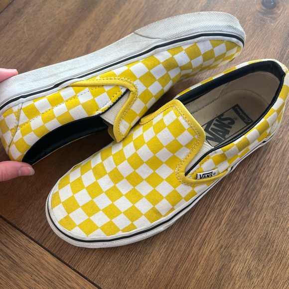 Custom made yellow vans - Picture 4 of 5